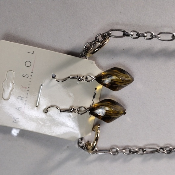 Women's Silver tone Design Colorful Drop beaded Necklace with Matching Earrings - Picture 6 of 10